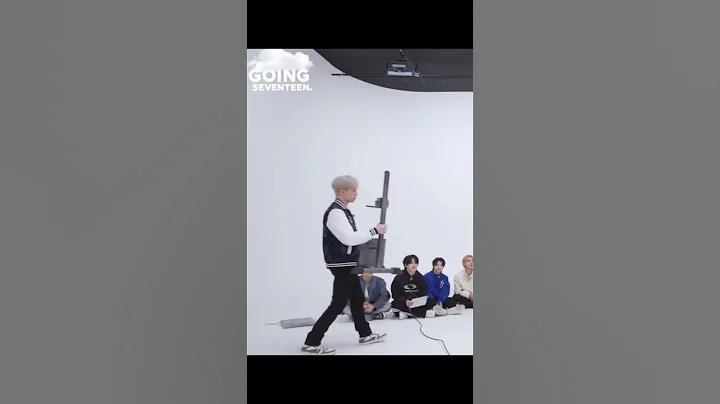 he's so npc coded, istg 😆 #seventeen #svt #vernon #goingsvt #shorts