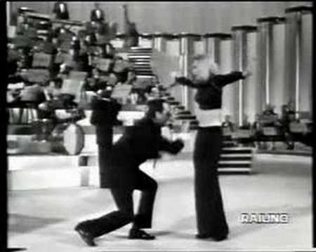 Raffaella Carr - Tuca Tuca con Alberto Sordi