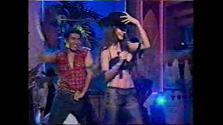 Dorismar cantando no show da Cristina