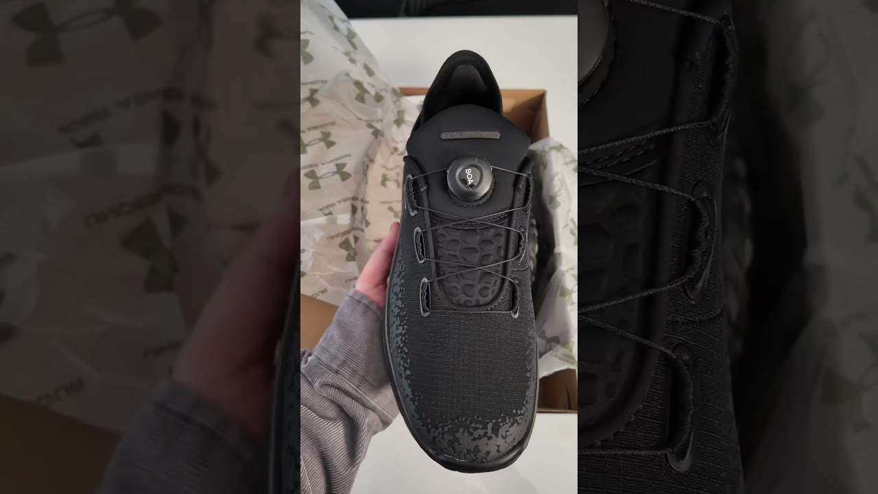 Under Armour’s “convertible” slipper sneaker 👟