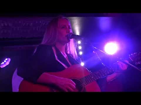 "I Mined" (solo), The Weather Station - Paris, Octobre 2017