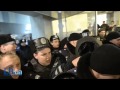 LB.ua: Милиция не пускает прессу на Общественный совет
