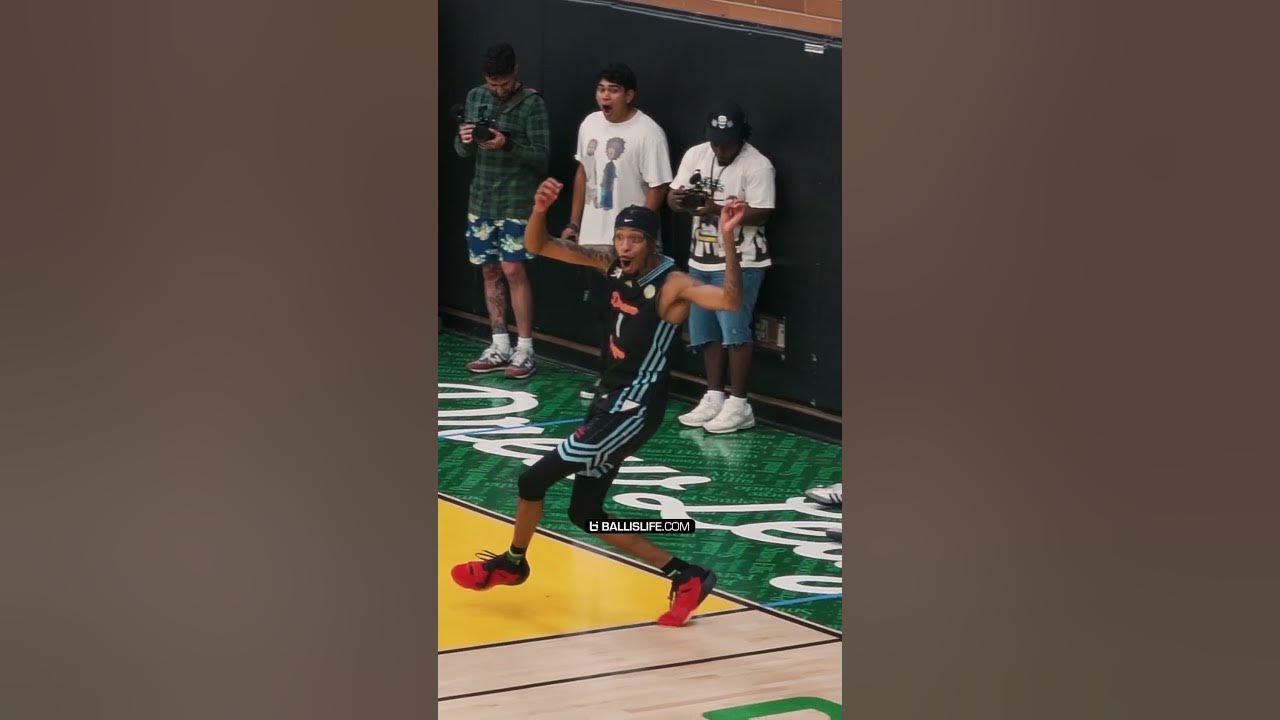 This still gotta be the greatest alley-oop I've ever seen π€―π€― This still gotta be the greatest alley-oop I've ever seen π€―π€―