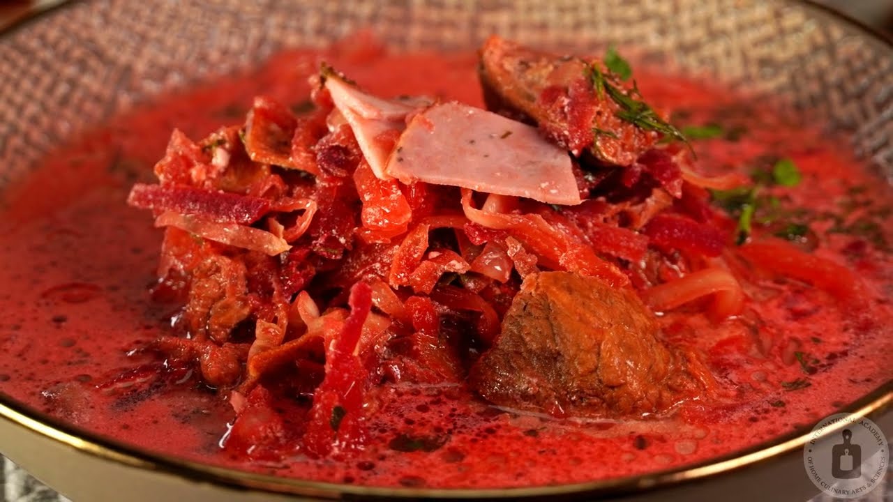 Наваристый, но нежный. БОРЩ С УТКОЙ, ГОВЯДИНОЙ, ВЕТЧИНОЙ И СМЕТАНОЙ, НА УТИНО-ГОВЯЖЬЕМ БУЛЬОНЕ