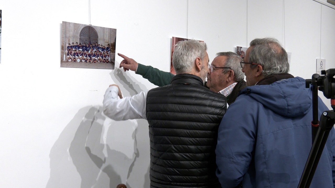 Daimiel inaugura la exposición “Pasión de bandas”, situada en el Casino de la Armonía