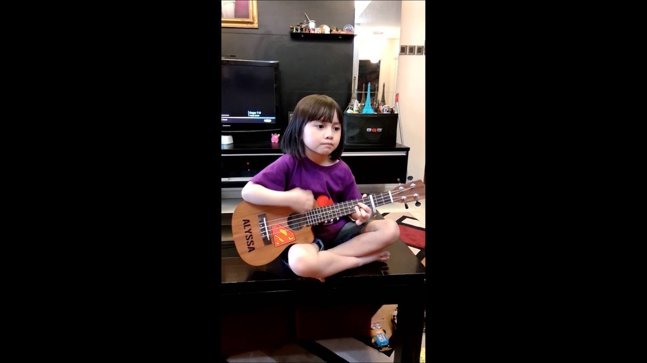 spaghetti song sex bomb ukulele cover by alyssa spaghetti song sex bomb ukulele cover by alyssa