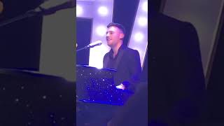 Nathan Carter singing “Fields of Athenry”- Beck Theatre, Hayes, 1.10.22. screenshot 1