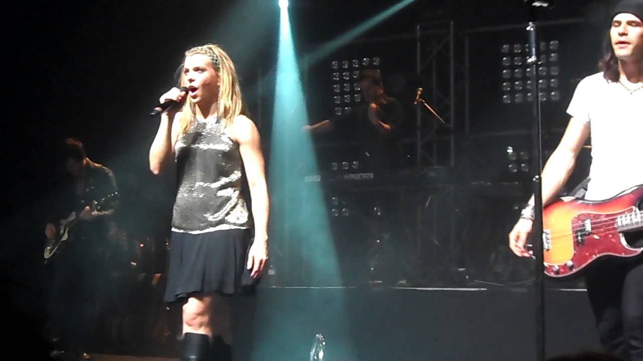The Band Perry - Better Dig Two (Live at The Forum London 2 December 2013)