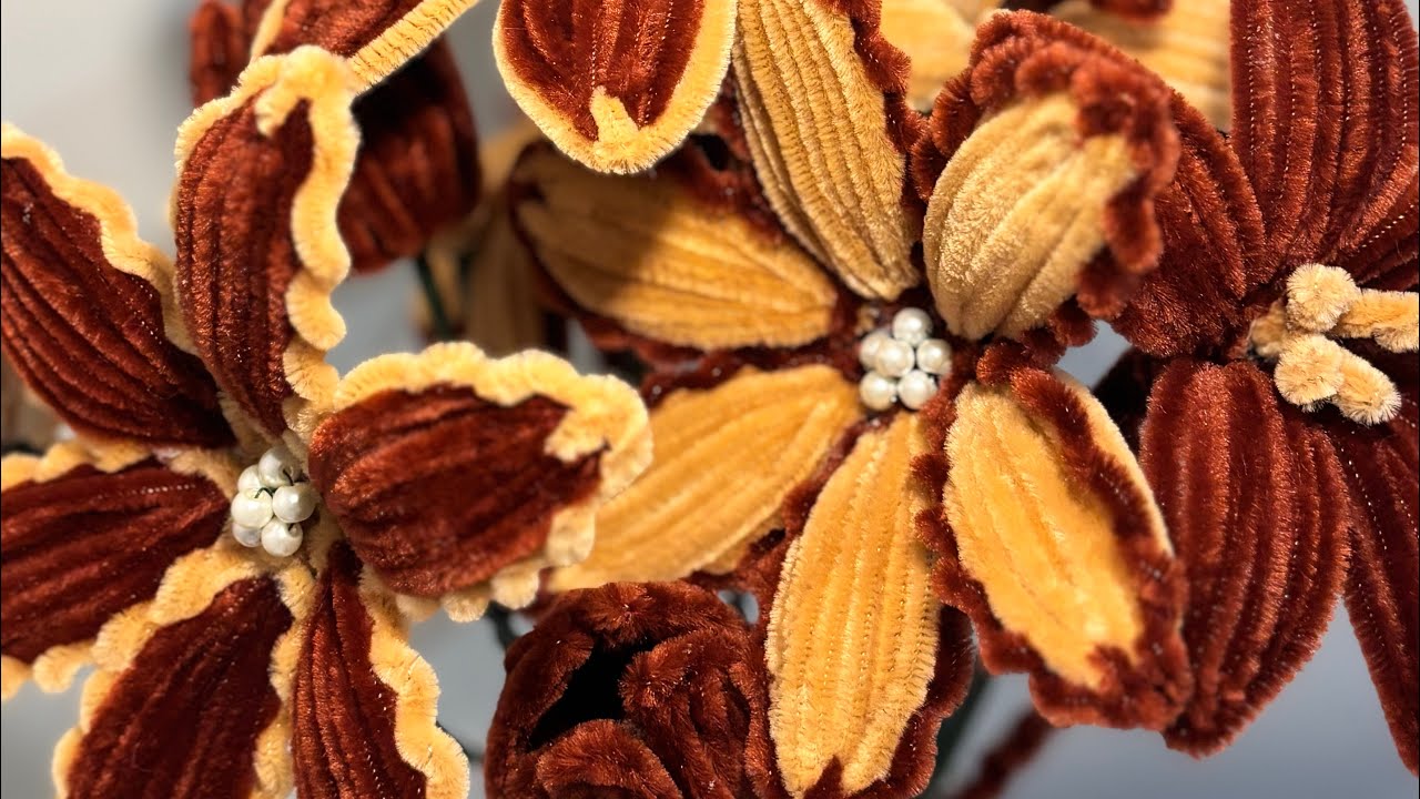 DIY Easy Pipe Cleaner Stargazer Lily | Easy tutorial on handmade chenille stem stargazer lily flower