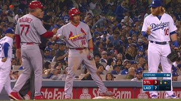 STL@LAD: Wong collects his second triple of the game