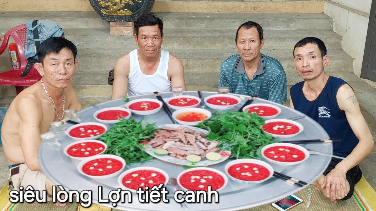 KHÁCH ĐẾN GIAO LƯU.ĂN TIẾT CANH LÒNG LỢN | Nguyễn Ngọc Biển HN