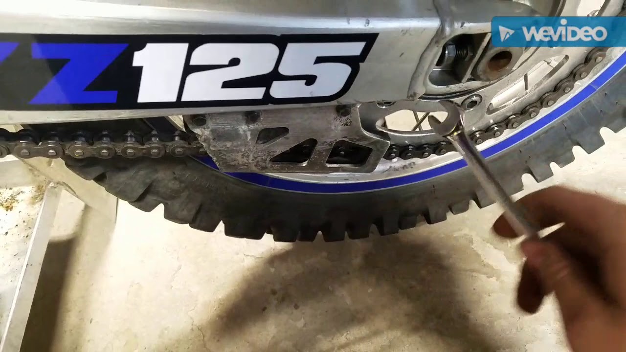 how to ajust chain tension on a yz125 (20052018 YouTube