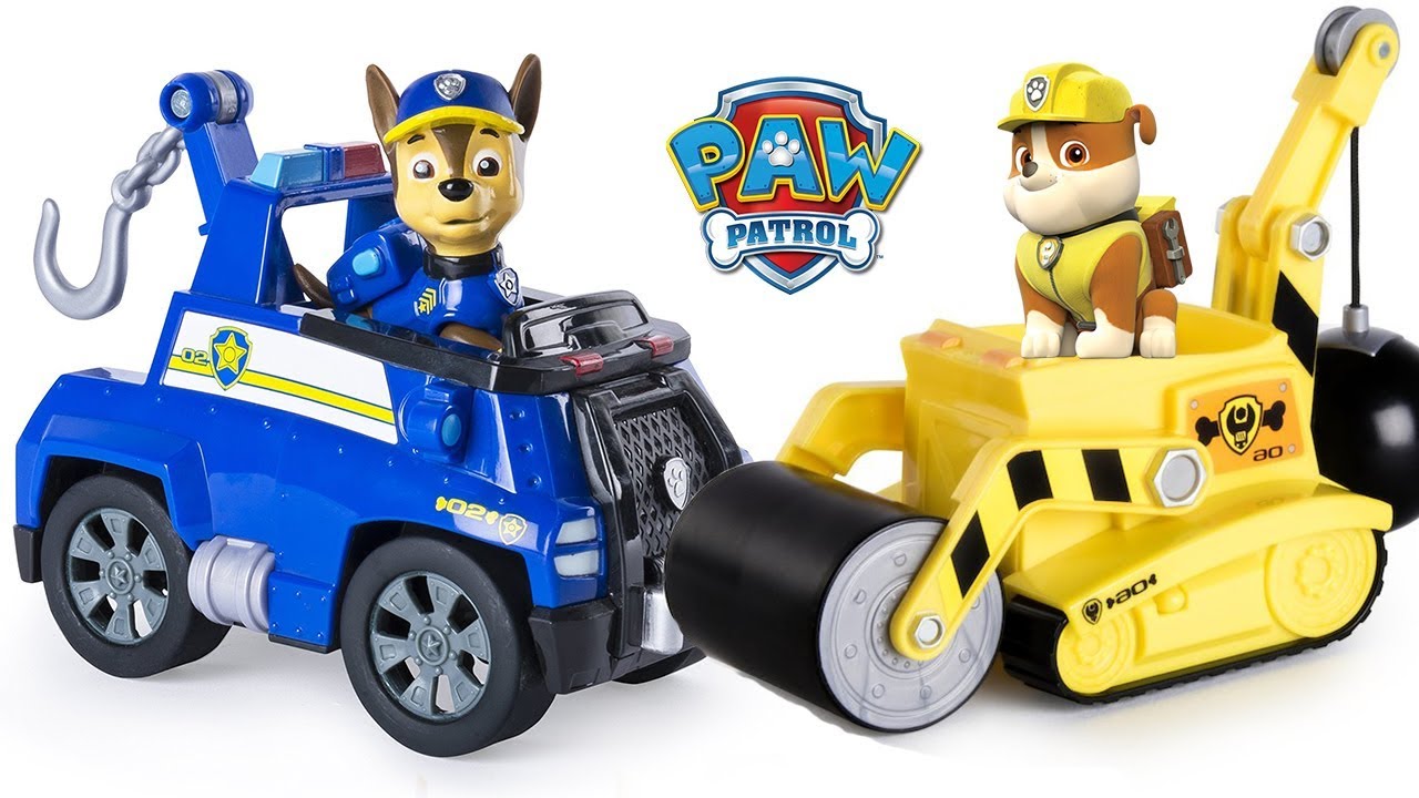 Paw Patrol Chase’s Tow Truck Figure & Vehicle