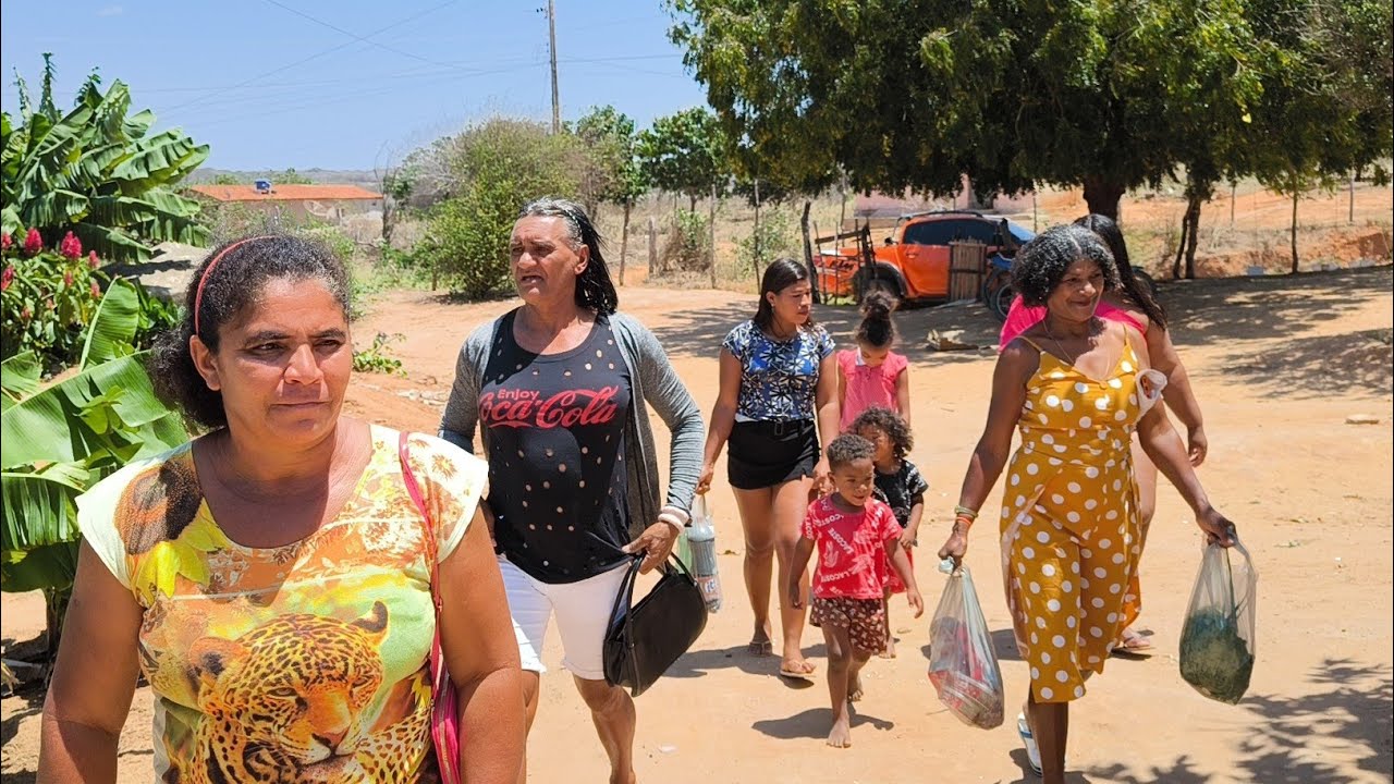 VEJA A NOSSA ALEGRIA BATE PAPO E ALMOÇO NA CASA DE DONA KINÔR E JULINHA E FAMÍLIA .