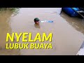 TERPAKSA MENYELAM DALAM SUNGAI ADA BUAYA SELAMATKAN OUTBOARD ENGINE