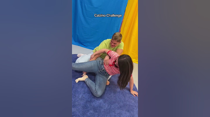DANI AND ROBBI CHALLENGE EACH OTHER AT THE SOCK CHALLENGE! #danierobbi #challenge