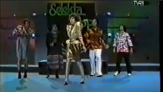 Download Lagu Ria Resty Fauzi - Sepatu Dari Kulit Rusa. (2) MP3