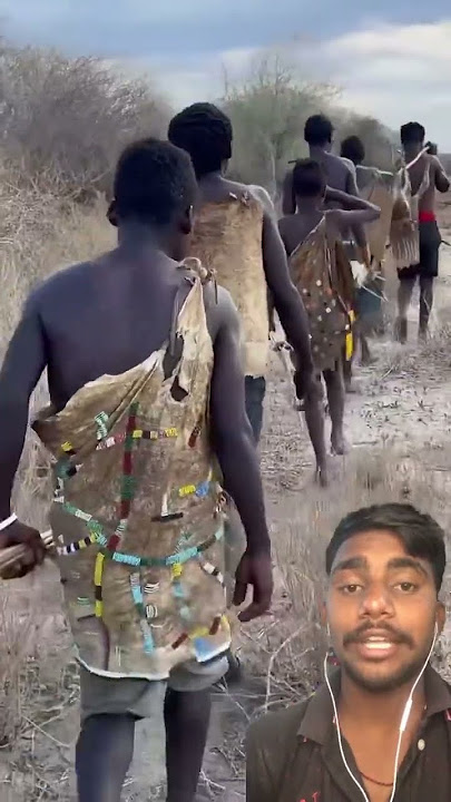 African 1 Saath na kaise ja rahe hain African Hunter #shorts #africa ￼