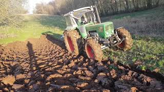 Deutz 8006 am Pflügen