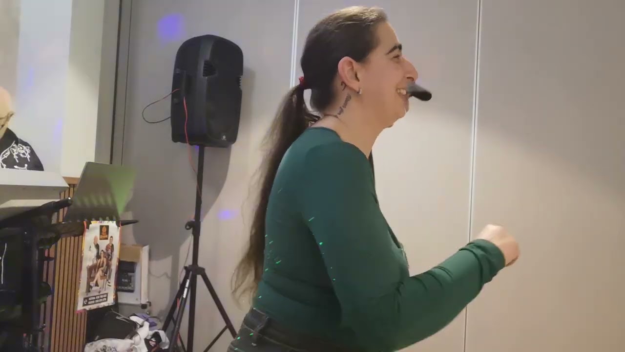 Le hace falta un beso