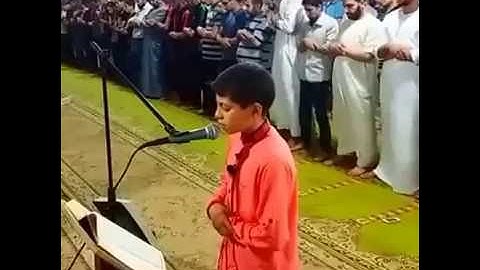 سوره الرحمن بصوت طفل ملائكي رائع