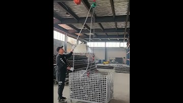 Use of manual hoist
