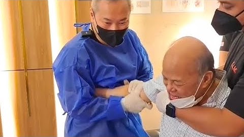 Chris Leong Treatment for 40 Years Old Ankle Dislocation Issues😱