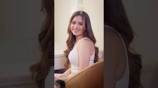 Most prettiest girl🤗🎀😘 #elvishyadavvlogs #laughterchefs #jannatzubair #janvish #youtubevlog