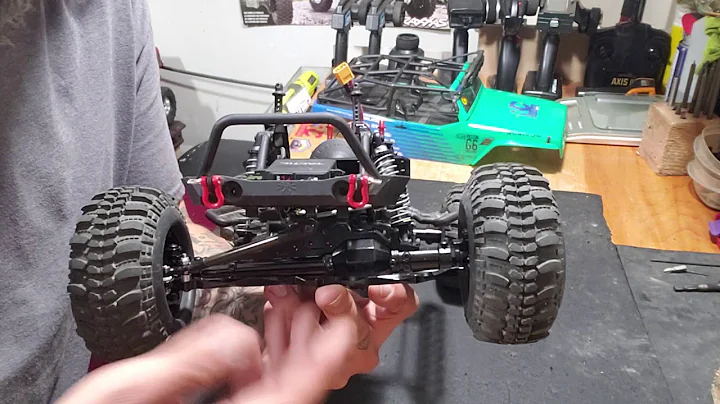 Axial SCX10 Mud Truck Build- pt. 1