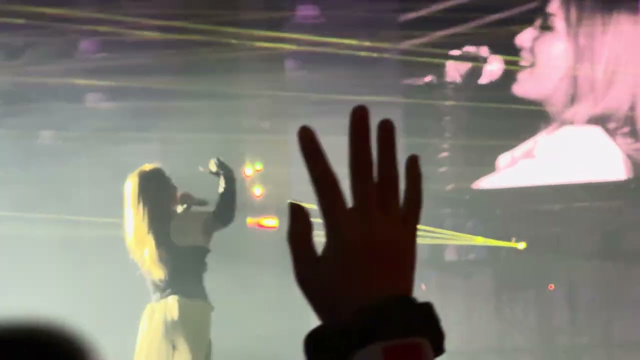 250518 CL - Lifted (@superpop 2025)