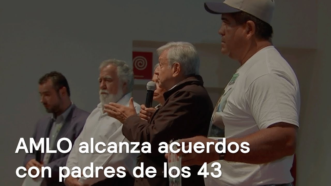 AMLO se reúne con padres de los 43 normalistas - En Punto con Denise ...