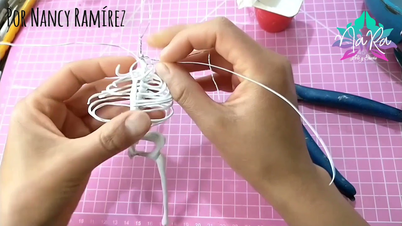 Esqueleto en pasta flexible parte uno de dos