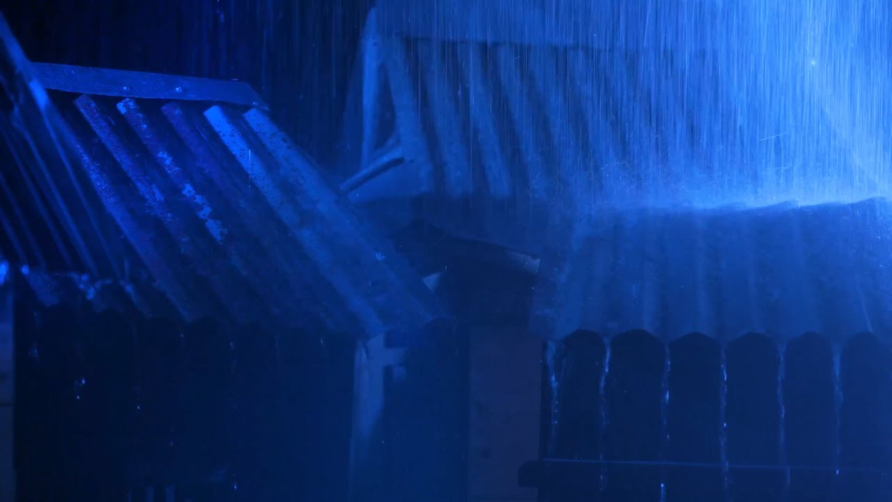 Спать легче, слушая ночной дождь - сильный ливень на старой крыше и ...