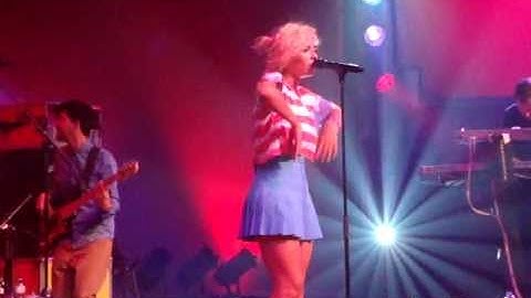 Marina and the Diamonds @ Blue Balls Festival 2011