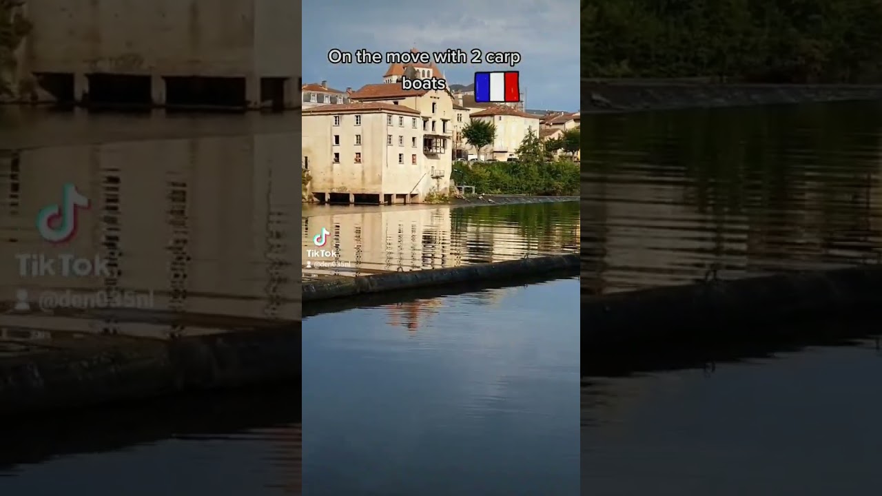 Carp fishing France at the river lot - boot fishing - karper bootvissen