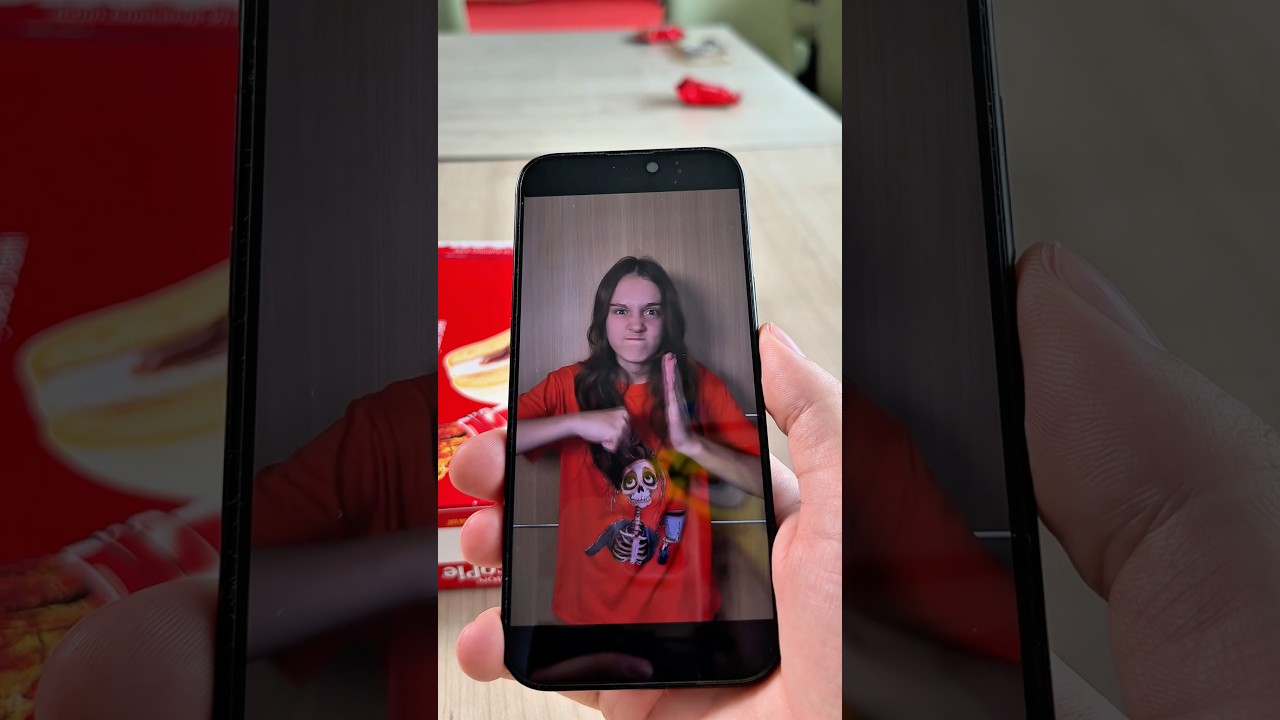 She left him a message in Choco Pie Cola 😆🥧🥊