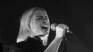 Låpsley - Womxn (HD Live at Cinetol, Amsterdam, 28 January 2020)