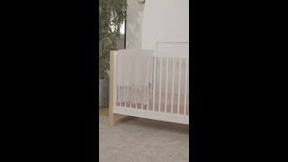 The Nantucket Crib is made to last through trends and the teething stage 🍼