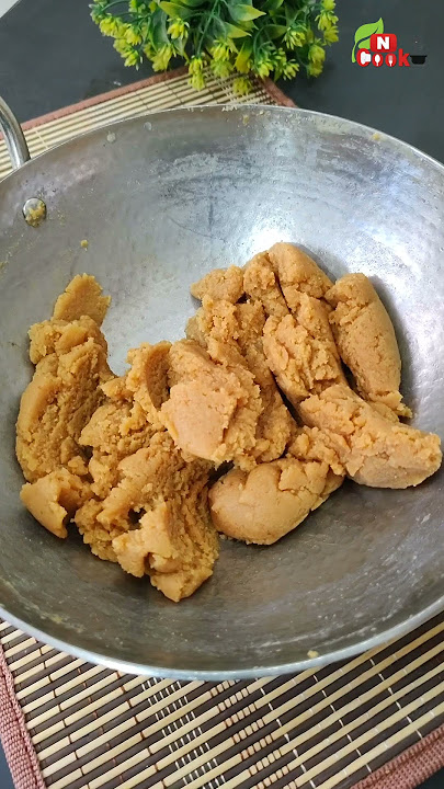 Mathura के मशहूर Mawa Pede बनाये घर पे 🥔 | #shorts #mathura #indiansweetrecipe