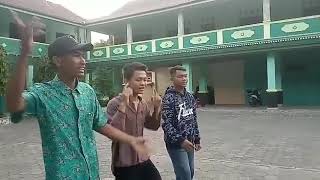 Teater keris drama #cover dia fikir sherina