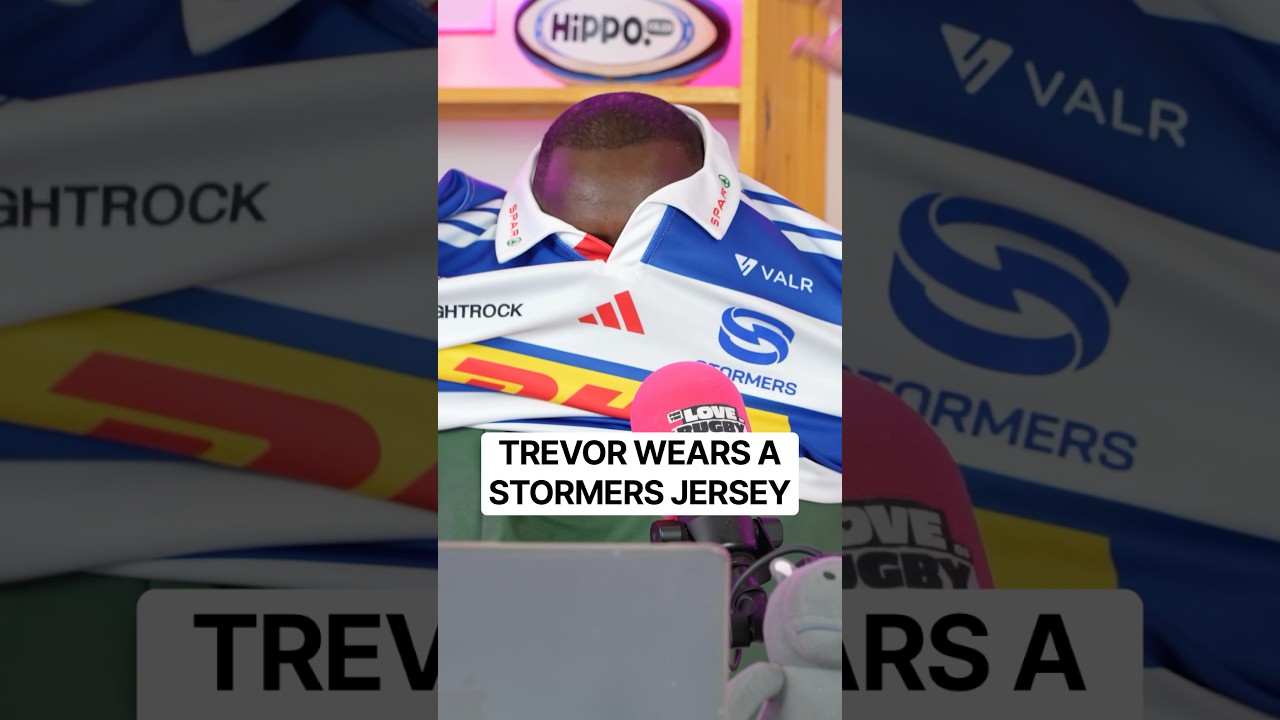 Sharks fans look away nowβ¦ π³π¦How does he look guys? π€£ #stormers #sharksrugby #boks