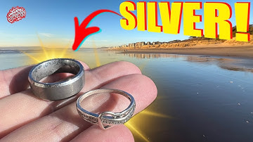 XP DEUS 2 Sniffs Out Silver in HEAVY BLACK SAND!! California Beach Metal Detecting!
