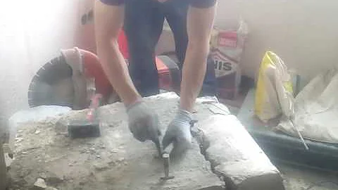Как лучше ломать бетон
