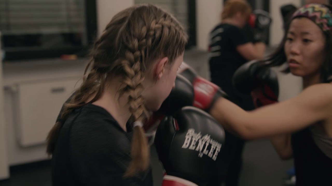 girls-club-cage-mma-cologne-youtube