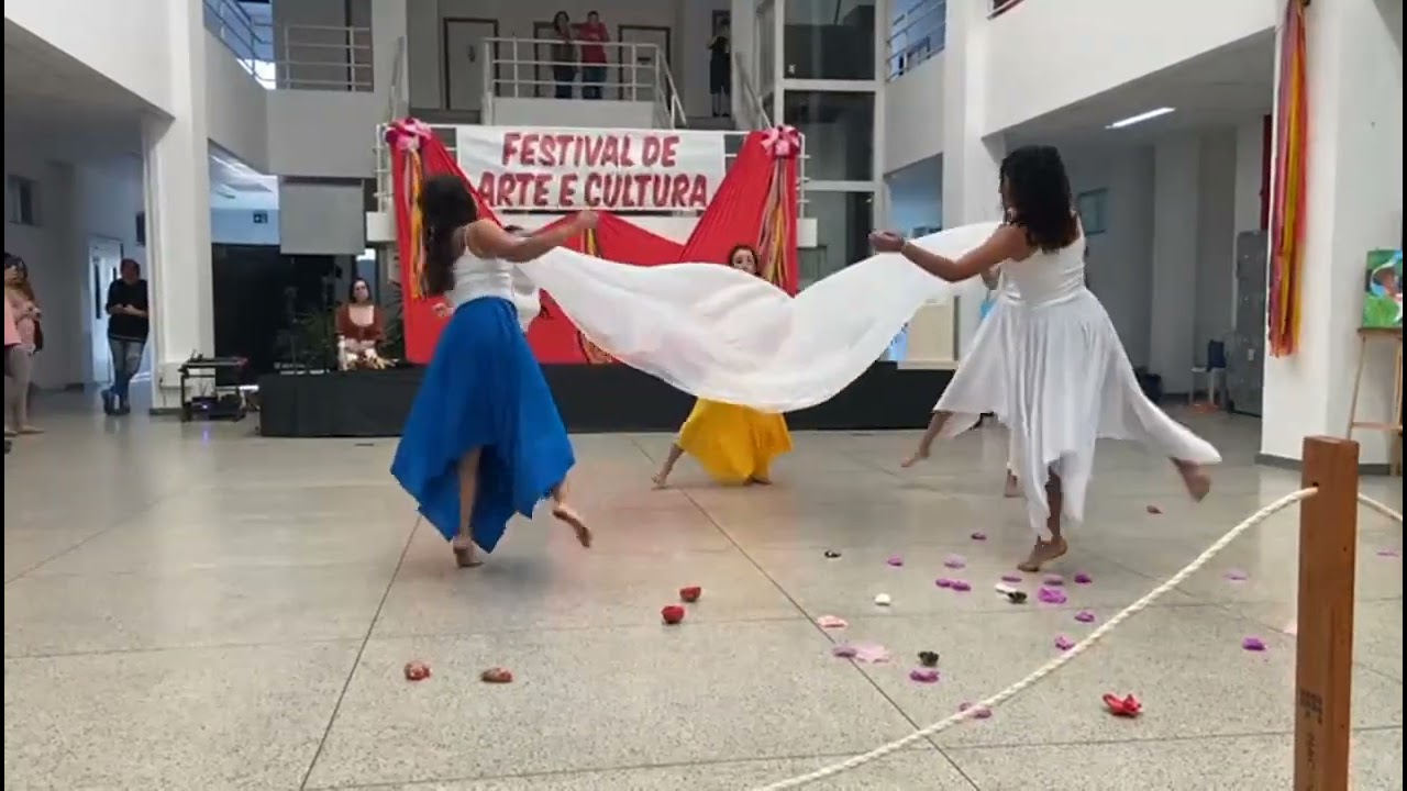 amarelo azul e branco coreografia