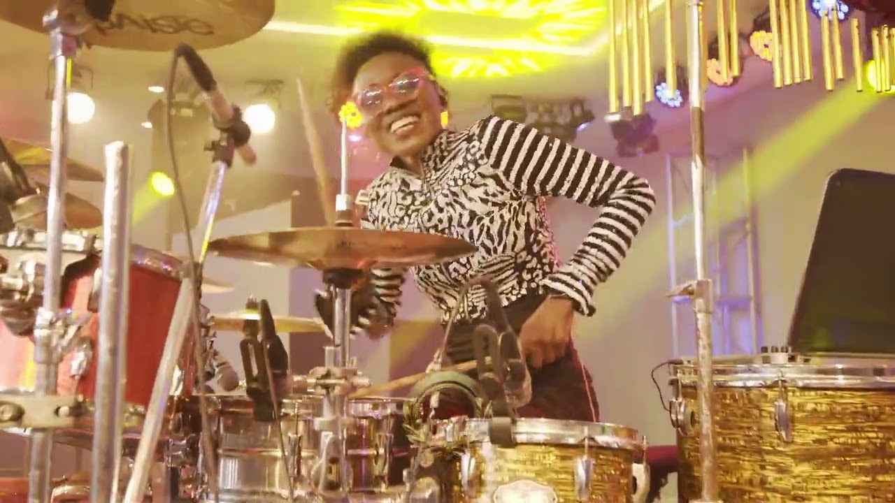 TOPSTICKS EPIC PERFORMANCE GOT THE ENTIRE HALL STANDING. MUST WATCH. 