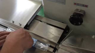 Adjust the cutting position for flow packing machine