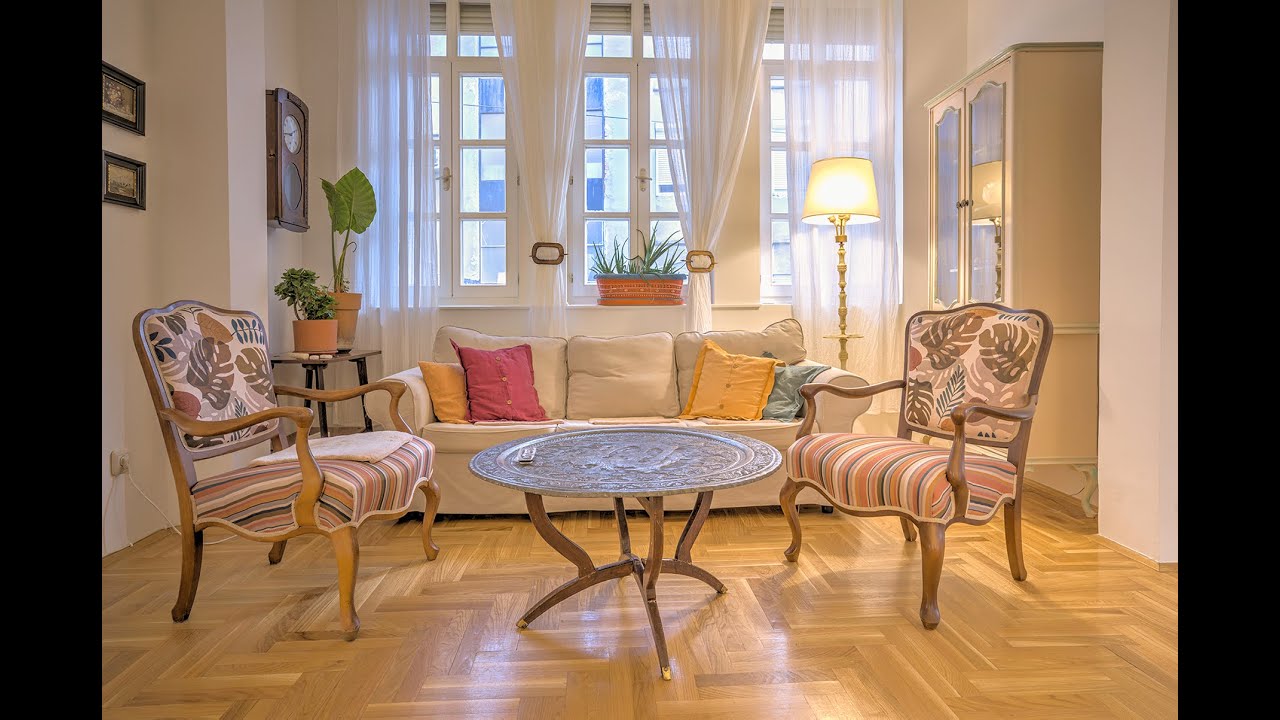 Raskošan salonski stan u centru Beograda-Izdavanje