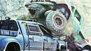 شاب يجد كائن عملاق يتغذى على البنزين ويستخدمه ويحول شاحنته الى سلاح Monster trucks