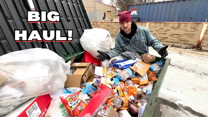 BIG Dumpster Diving Haul! Loads Of Food & Holiday Decor!